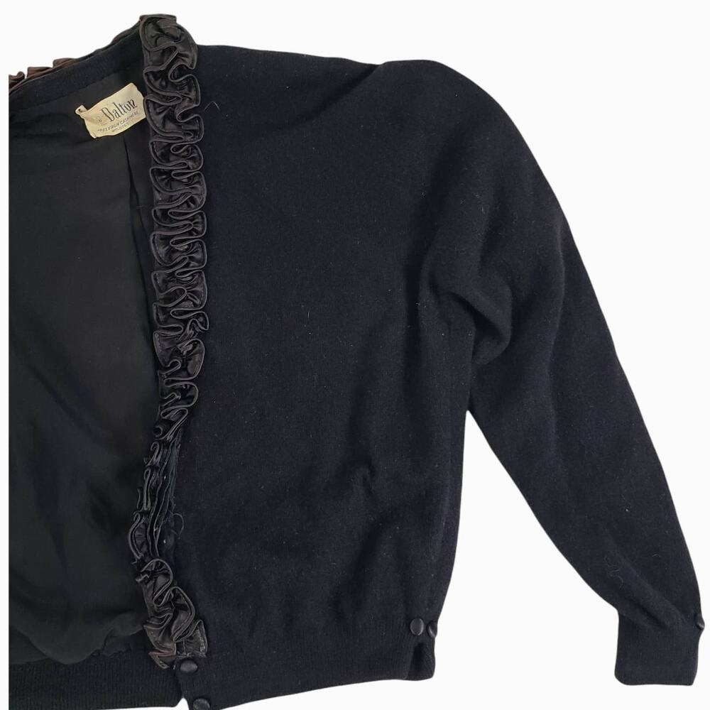 Dalton Cashmere Cardigan Vintage 50s Pinup Scroll Ruffle Trim Cinch Waist Black - Picture 15 of 16